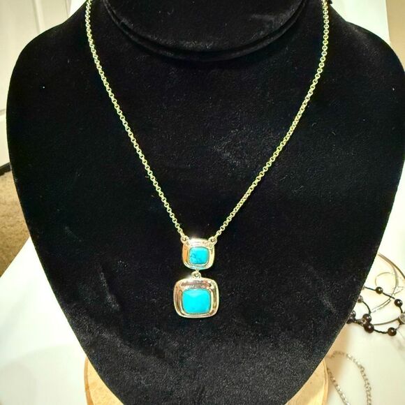 WOMENS SILVER TURQUOISE LOOKING NECKLACE - Picture 1 of 1
